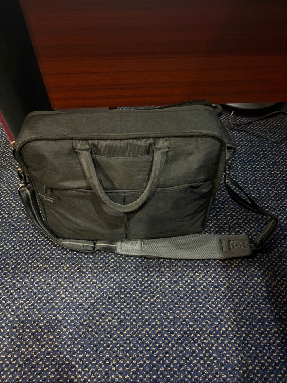 Black Dell Briefcase Shoulder Bag - Classic Professional Carry